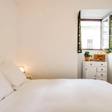 Apartment Charming Light-Filled Loft Apartment In Alfama *