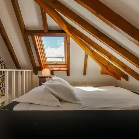 Apartment Charming Light-Filled Loft Apartment In Alfama *